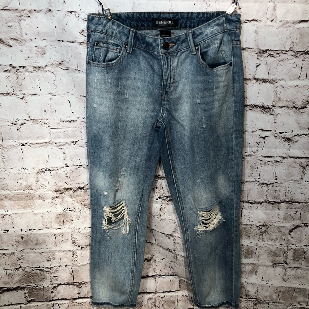 Generra Women's Jeans Size 3 Distressed Tapered